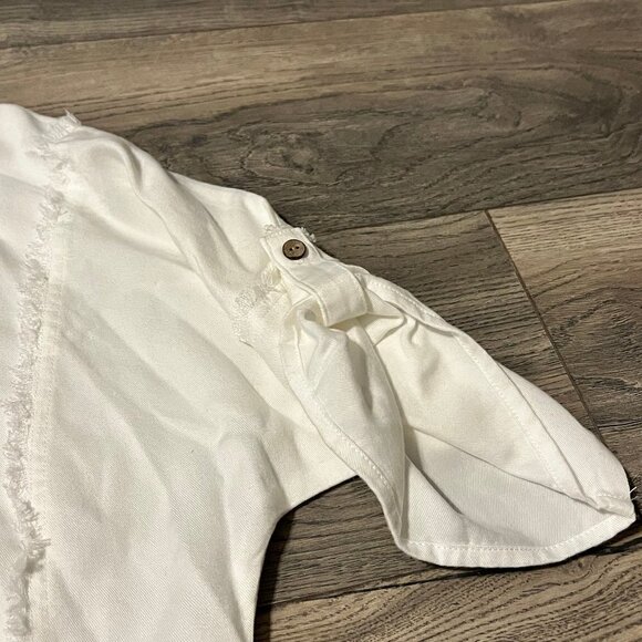 NWT Multiples white frayed edge top with roll short sleeves.  Size med. - Picture 5 of 8